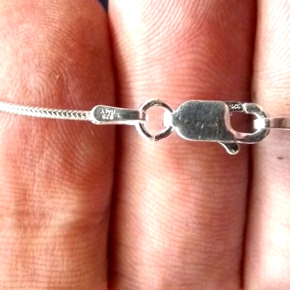 🆕 sterling silver love pendent and 18in chain - Picture 4 of 4